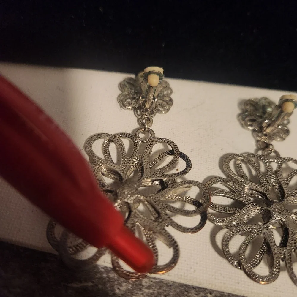 Vintage Silver Tone Tiered Floral Rhinestone Clip On Drop Statement Earrings‎